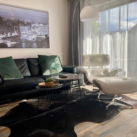 Living At Saarpartments -Adultsonly- 2 Bedrooms, Kitchen - Business & Holiday Apartments For Long- And Short Term Stay, 3 Min To Train Station, Secure E-Bike Parking! Саарбрюккен Экстерьер фото