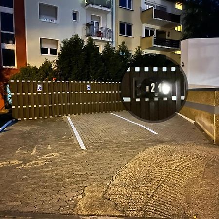 Living At Saarpartments -Adultsonly- 2 Bedrooms, Kitchen - Business & Holiday Apartments For Long- And Short Term Stay, 3 Min To Train Station, Secure E-Bike Parking! Саарбрюккен Экстерьер фото