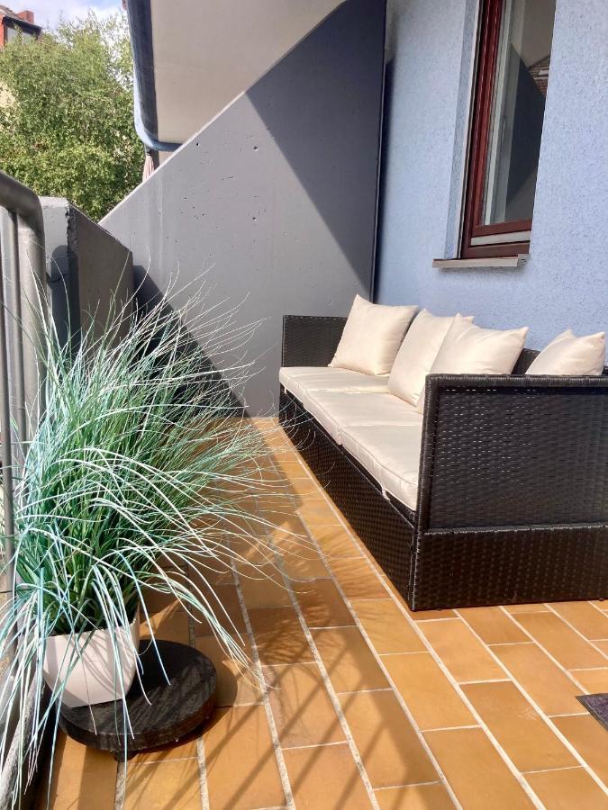 Living At Saarpartments -Adultsonly- 2 Bedrooms, Kitchen - Business & Holiday Apartments For Long- And Short Term Stay, 3 Min To Train Station, Secure E-Bike Parking! Саарбрюккен Экстерьер фото